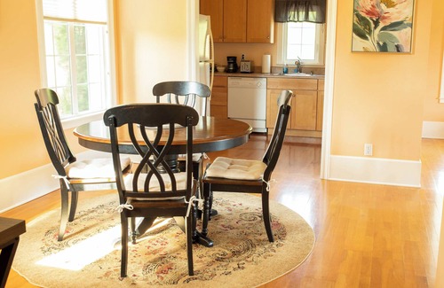 Ashland Apartment | Chateau Herbe ~ Oberon Suite w/Kitchen