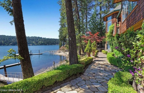 English point House | Chateau Lac Hayden-Lake Front Luxury w/Boats & Polaris rentals, lots of toys