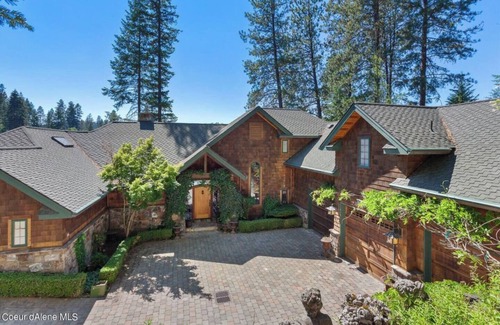 English point House | Chateau Lac Hayden-Lake Front Luxury w/Boats & Polaris rentals, lots of toys