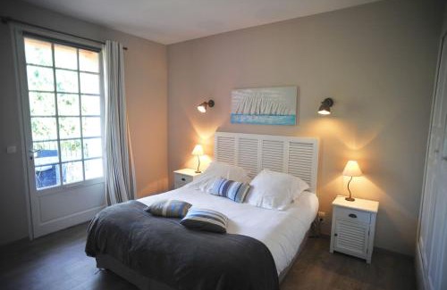 La Londe-les-Maures Bed & Breakfast | Chateau Maravenne