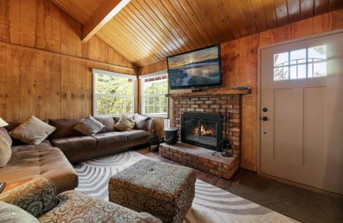 Big Bear Lake House | Chateau Rouge - Walk to Lake & Village, AC, Pet Friendly!