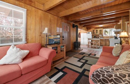 Big Bear Lake House | Chateau Rouge - Walk to Lake & Village, AC, Pet Friendly!