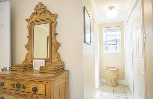 Historic Downtown Savannah House | Chatham Square Garden Apartment by Lucky Savannah