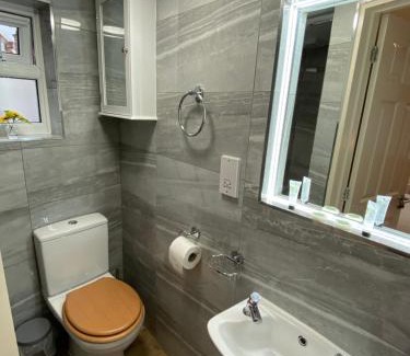 South Acton House | Chatsworth Guest House