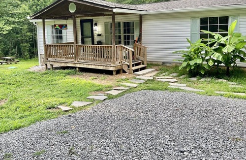 Fairmount House | Chattanooga Area Mountain Retreat: Peaceful setting in convenient location