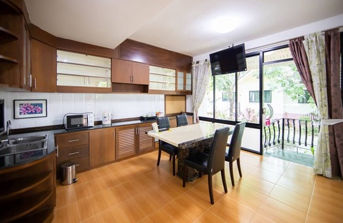 Nai Mueang Hotel | Chayada Garden House and Resort Hotel