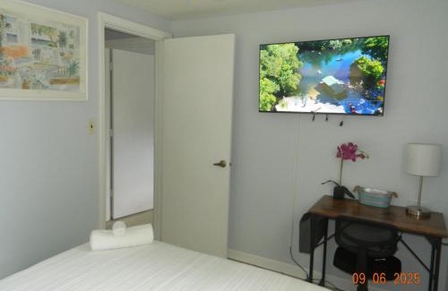Homosassa House | Chazzdoorway 2rooms 1 bathroom Duplex