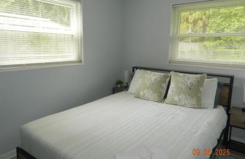 Homosassa House | Chazzdoorway 2rooms 1 bathroom Duplex