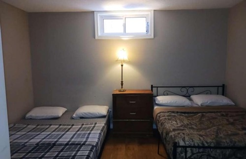 Rosemount House | CheapSleep Room Near Kitchener Airport- 24X7 Checkin