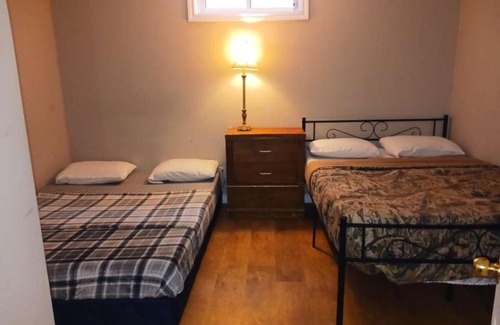 Rosemount House | CheapSleep Room Near Kitchener Airport- 24X7 Checkin