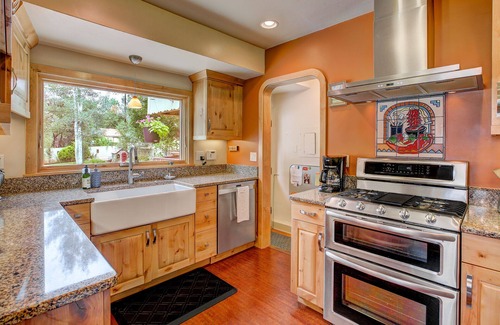 Central Colorado Springs House | Check out all of our 5 star reviews! Thank you to all of our 250+ guest stays!