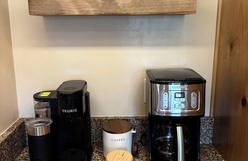 Central Colorado Springs House | Check out all of our 5 star reviews! Thank you to all of our 250+ guest stays!