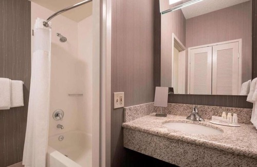 Tempe Hotel | Check Out Desert Botanical Gardens! Downtown Location, Onsite Pool, Pets Allowed