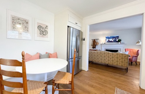 Lindley Park House | Cheeful Fully Restored Mid Century Cottage near Arboretum in GSO- Pet Friendly