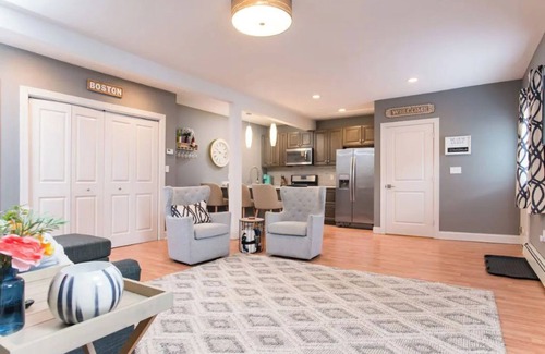 Woburn House | Cheerful 1-bedroom New England Ranch