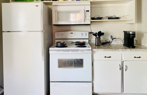 Garden District House | Cheerful 2-bedroom home w/a yard, walk downtown!