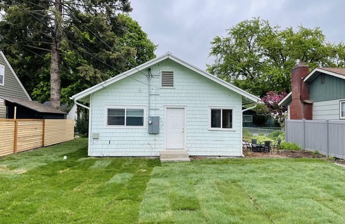 Garden District House | Cheerful 2-bedroom home w/a yard, walk downtown!