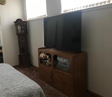 Susanville Ski Chalet | Cheerful 2-Bedroom Cottage Near Eagle Lake