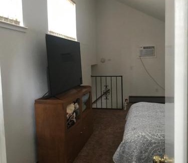 Susanville Ski Chalet | Cheerful 2-Bedroom Cottage Near Eagle Lake