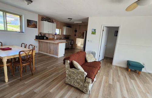 Burdett Apartment | Cheerful 2 Bedroom lake view flat on the Seneca wine trail