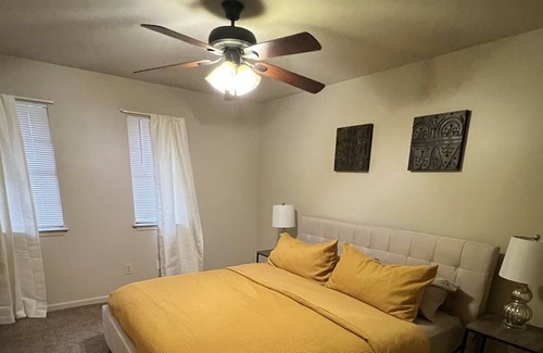 Sherwood House | Cheerful 2-bedroom townhouse close to everything