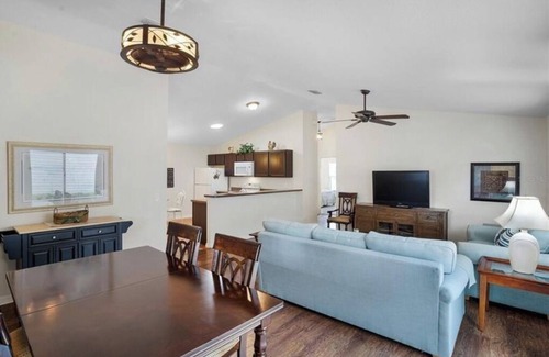 Buttonwood Villa | Cheerful 2 Bedroom Villa with Golf Cart and a GREAT Location!