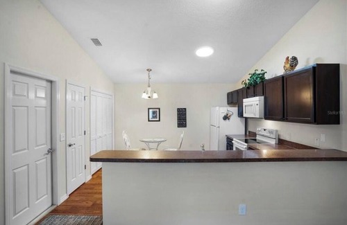 Buttonwood Villa | Cheerful 2 Bedroom Villa with Golf Cart and a GREAT Location!