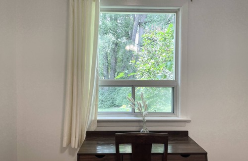 Norseman Heights House | Cheerful 2-bedroom with garden, free-parking