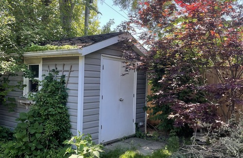 Norseman Heights House | Cheerful 2-bedroom with garden, free-parking