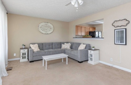 Prattville House | Cheerful 3 bed 2.5 bath townhome in Prattville!