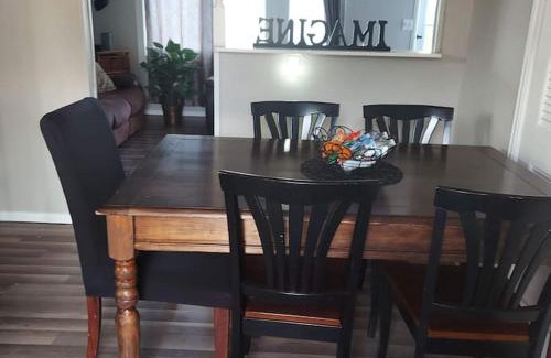 Central Colorado Springs House | Cheerful 3 bedroom house. Great location