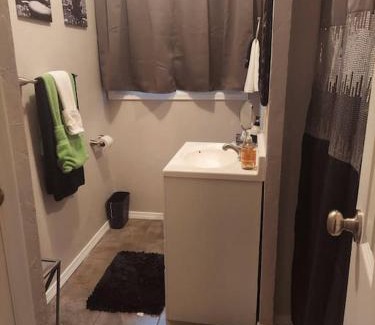 Central Colorado Springs House | Cheerful 3 bedroom house. Great location