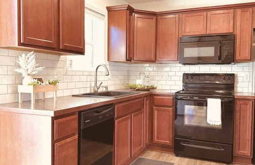 Post Falls House | Cheerful 3 bedroom home w/private garage parking!