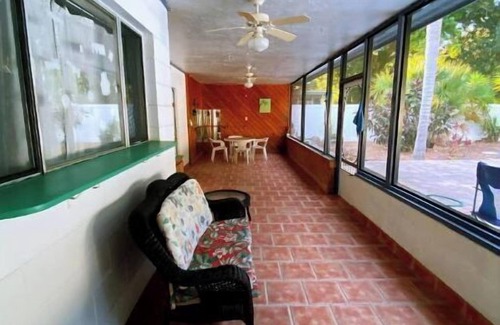 Brandon House | Cheerful 3-bedroom home with pool and office
