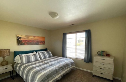 Fruita House | Cheerful 3 bedroom house w/hot tub and game room