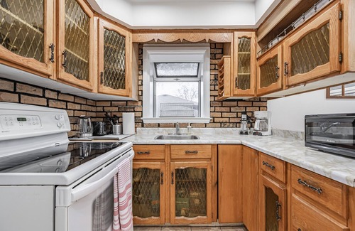 Eringate - Centennial - West Deane House | Cheerful 3 Bedroom Little Wood Crescent