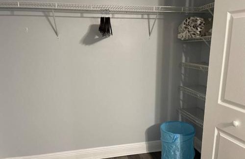 Tallahassee House | Cheerful 3-bedrooms with free parking on premises
