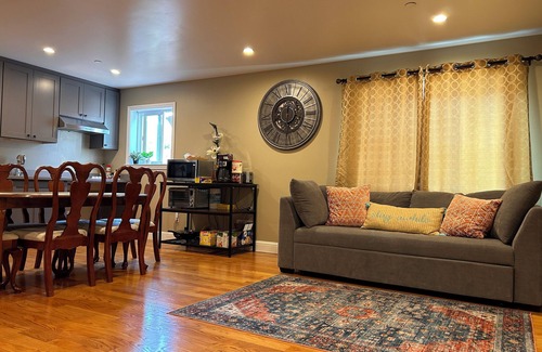 Daly City Apartment | Cheerful 3BR 3BA w/free parking easy access to San Francisco Airport/Downtown