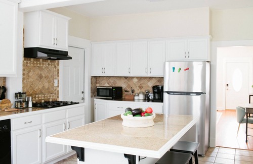 Montgomery House | Cheerful 3BR Escape | Cozy Comforts Await