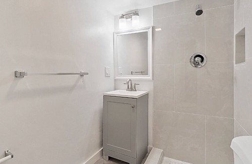 South Palm Park Neighborhood Association House | Cheerful 4 Bedroom Bungalow in Lakeworth
