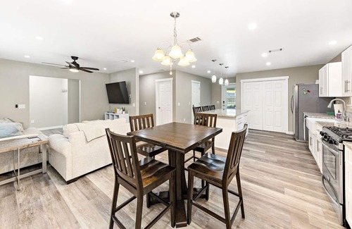 Southeast Pensacola House | Cheerful 4-bedroom home in East Hill Neighborhood