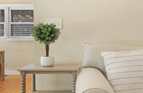 Libertyville House | Cheerful 4 Bedroom Home w/ Fireplace