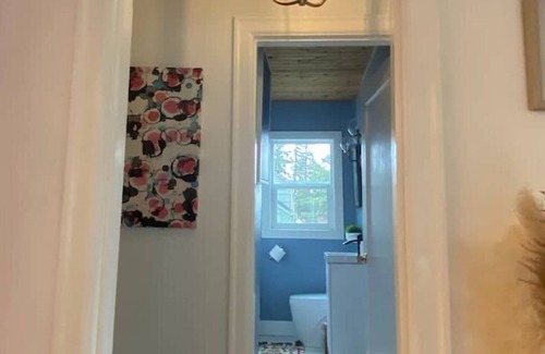 Camas House | Cheerful 4-Bedroom Home, Walkable Neighborhood