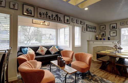 West End House | Cheerful 4 bedroom villa in North Tacoma