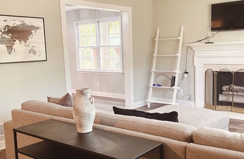 Camden Cottage | Cheerful 5-Bedroom Cottage