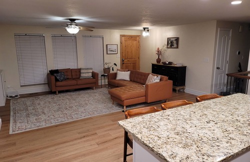 Sandy House | Cheerful 5-bedroom home near slopes with big yard