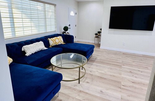Sun Valley House | Cheerful and modern 3-bedroom luxury retreat