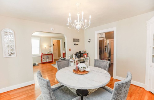 Hampton House | Cheerful Colonial in Historic Olde Wythe, Hampton, VA