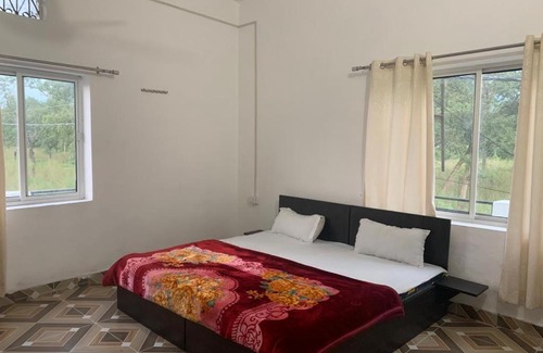 Haridwar House | Cheerful cottage accommodating 30+ guests