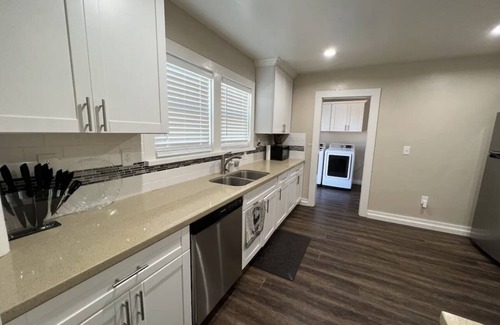 Stockton Other | Cheerful cozy secured ranch style close 99 freeway&famous food restaurants